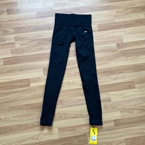 black seamless leggings fits like an x-small